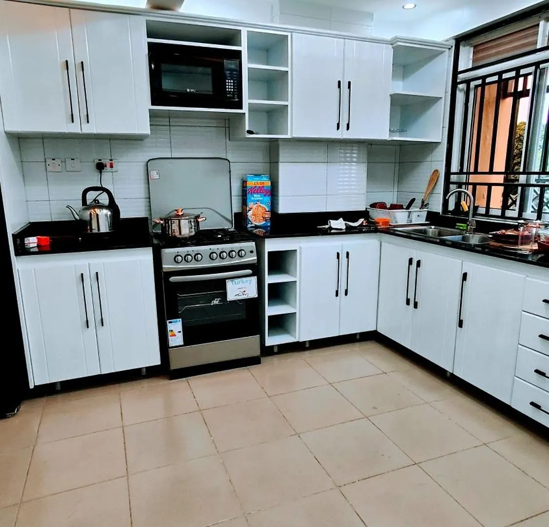 Dora'S Apartment カンパラ